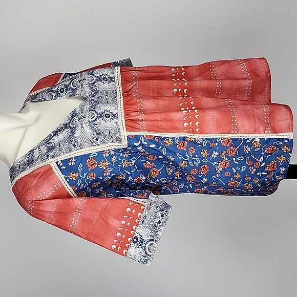 ⭐️3/ $30⭐️ Made with ❤️ Boho Chic Red Blue Floral Half Sleeves Top Size M - Picture 2 of 12